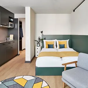 https://derag-livinghotel-am-olympiapa.getmunichhotels.com